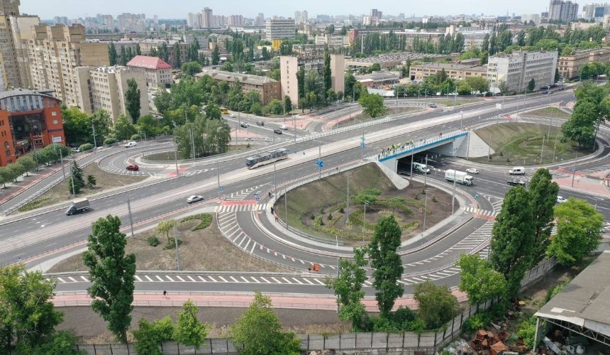 У Києві завершили реконструкцію Дегтярівського шляхопроводу: фото