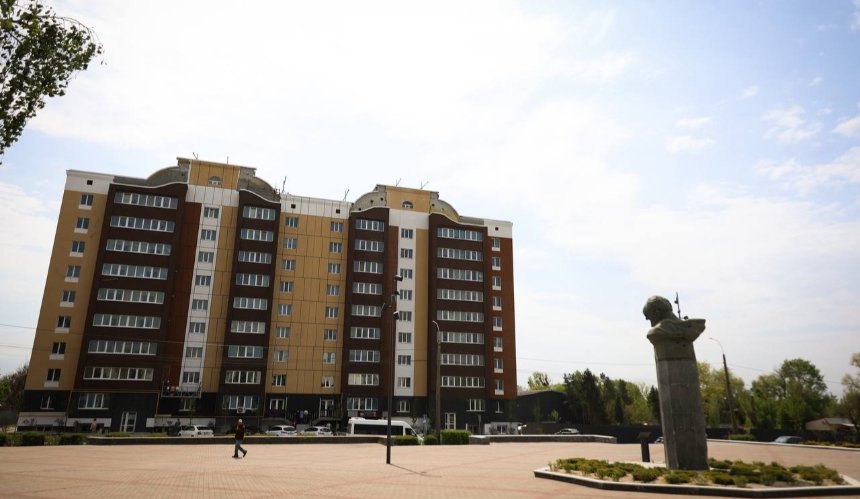 У Бородянці на Київщині відбудовують пошкоджене війною житло та інфраструктуру: що вже зробили