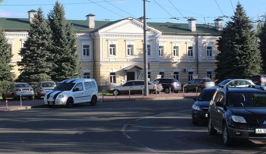 8 травня у Києві змінять рух громадського транспорту на вулиці Лаврській