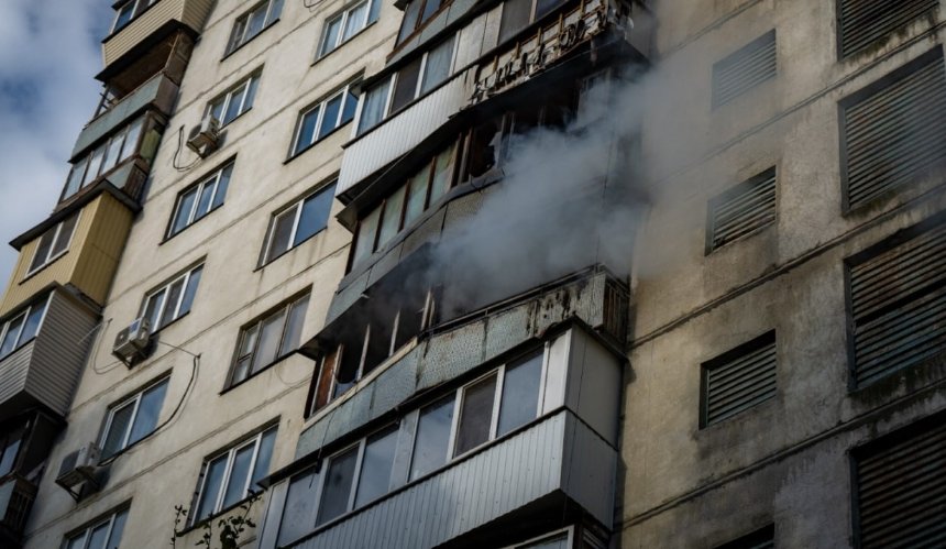 Під час пожежі в Подільському районі врятували собаку та кота: фото