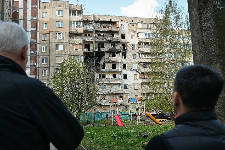 У Святошинському районі столиці відновлюють пошкоджені атаками будинки