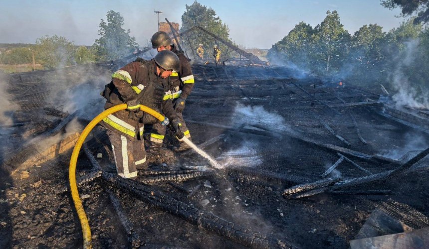Наслідки нічної атаки на Київщину 12 травня: пошкоджено дитсадок та житлові будинки