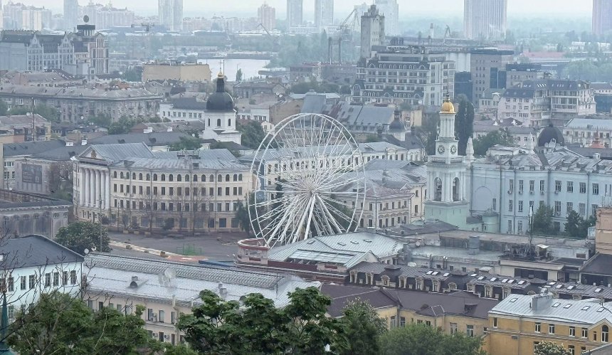 Власник колеса огляду на Подолі погрожує міжнародним судом: що відомо