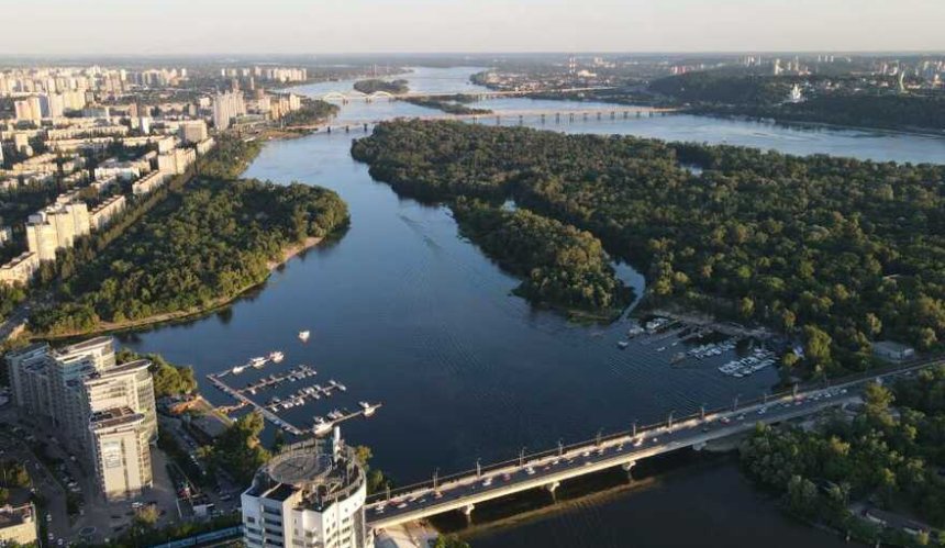 Глибина Дніпра у Києві: де наймілкіші та найглибші ділянки річки