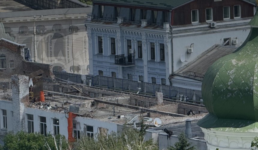 Суд наклав арешт на історичний Будинок Ткацького цеху на Подолі: деталі
