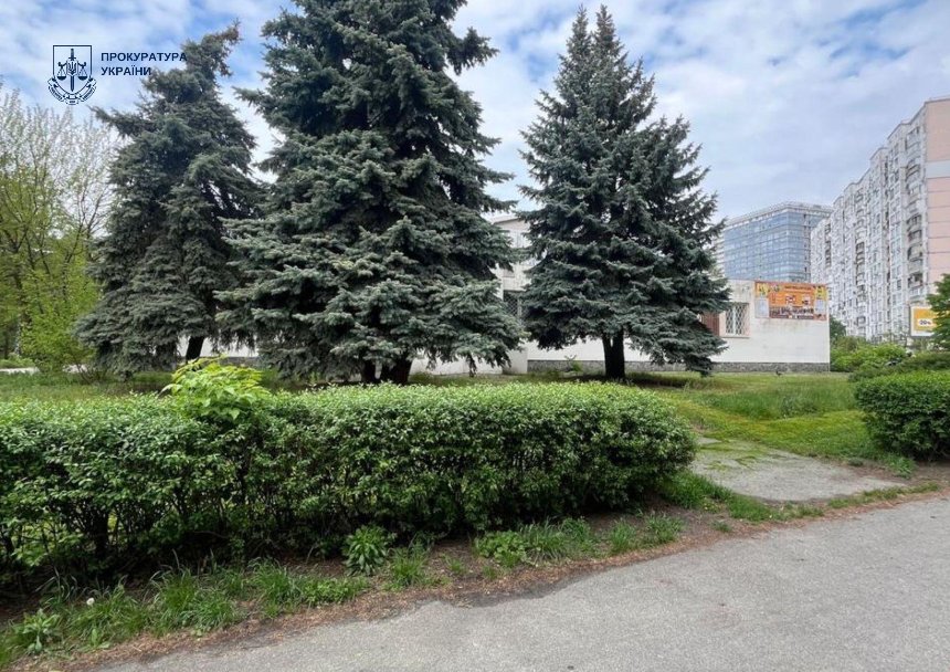 У Києві намагаються забудувати територію льодової арени "Крижинка"