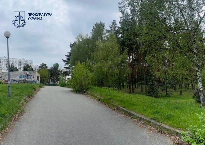 У Києві намагаються забудувати територію льодової арени "Крижинка"