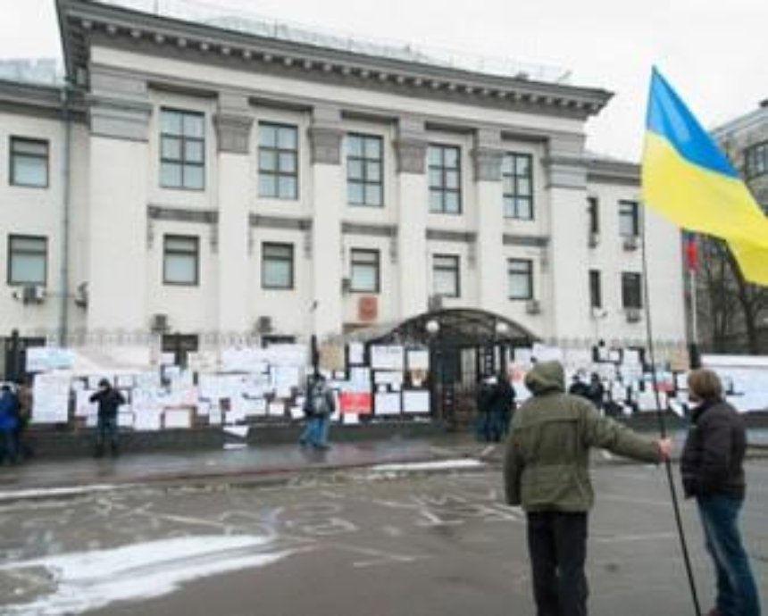 Российское посольство может "переехать" на проспект Бандеры