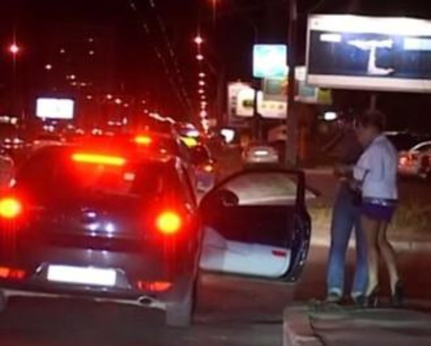 В Киеве милиция устроила "облаву" на проституток (видео)