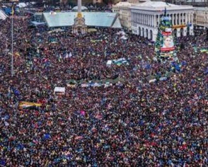 Сколько людей проживает в Киеве