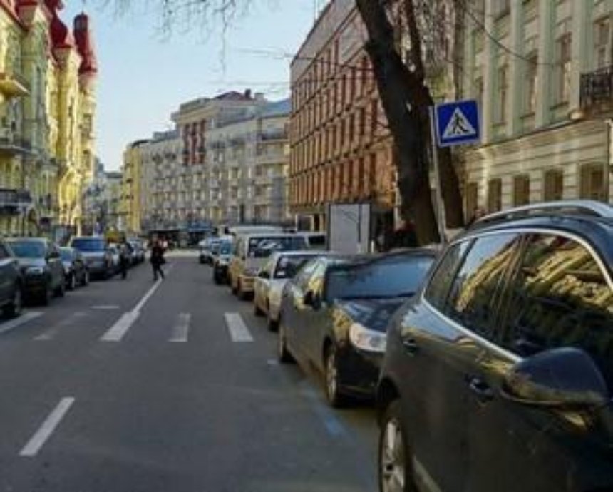 МГАИ советует завтра избегать парковок на четырех улицах Киева
