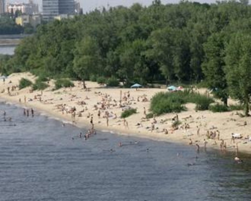 В Киеве запретили купаться на четырех пляжах