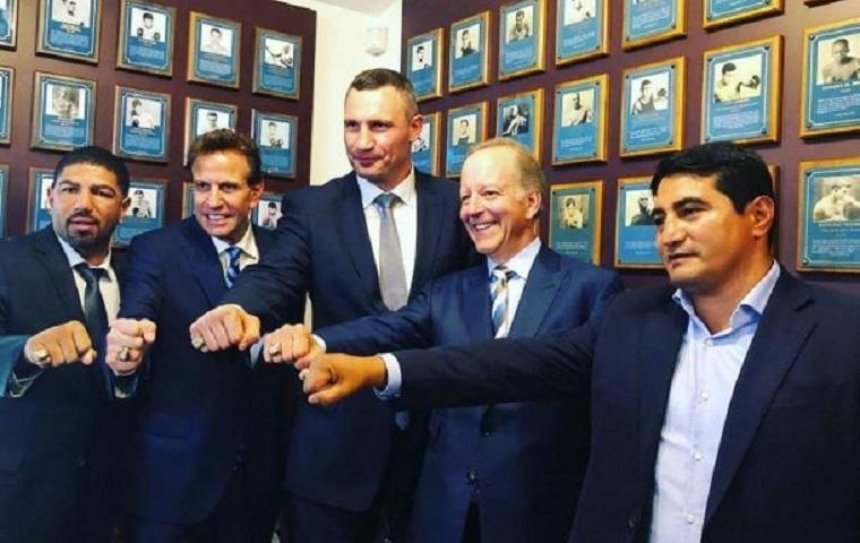 Виталия Кличко официально внесли в Международный зал боксерской славы