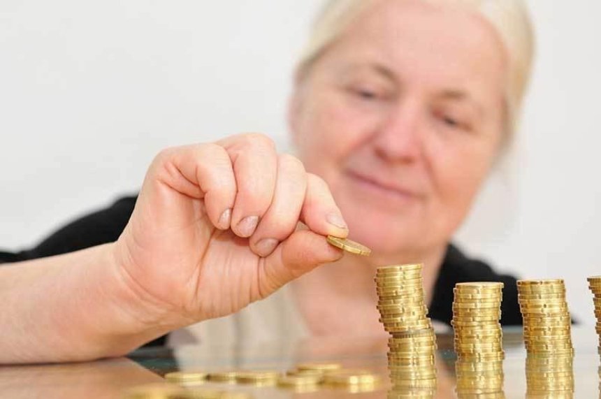 Миллиону украинских пенсионеров с июля повысят пенсии