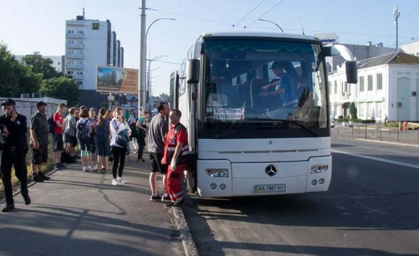 В столице за рулем автобуса с детьми скончался водитель (фото, видео)