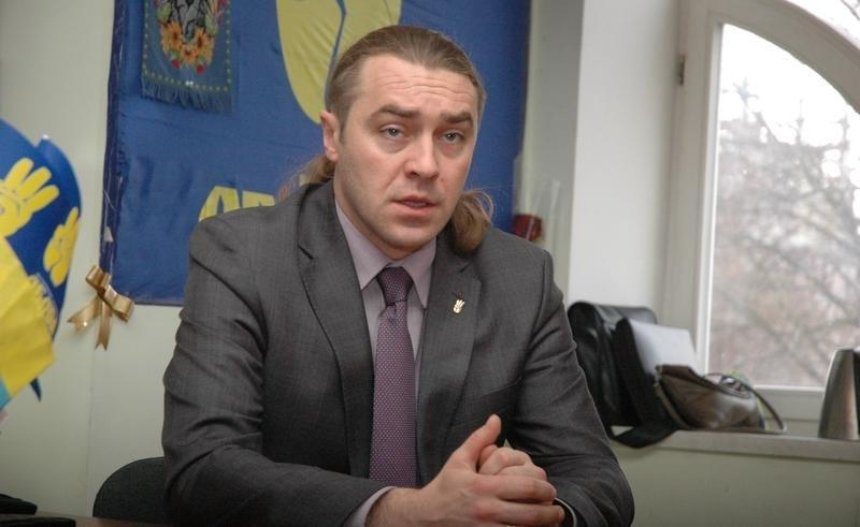 «Свободовца» Мирошниченко обвинили в вымогательстве 400 кв. м.
