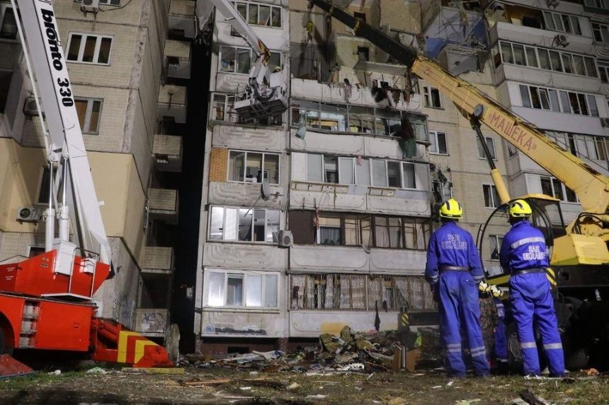 Взрыв на Позняках: спасатели нашли под завалами тело пятого погибшего
