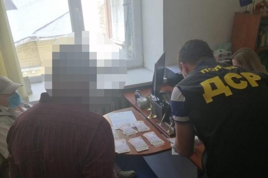 Полиция задержала на взятке проректора киевского вуза