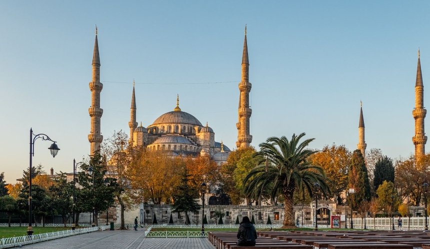 Турция снова ввела ПЦР-тесты для туристов из Украины