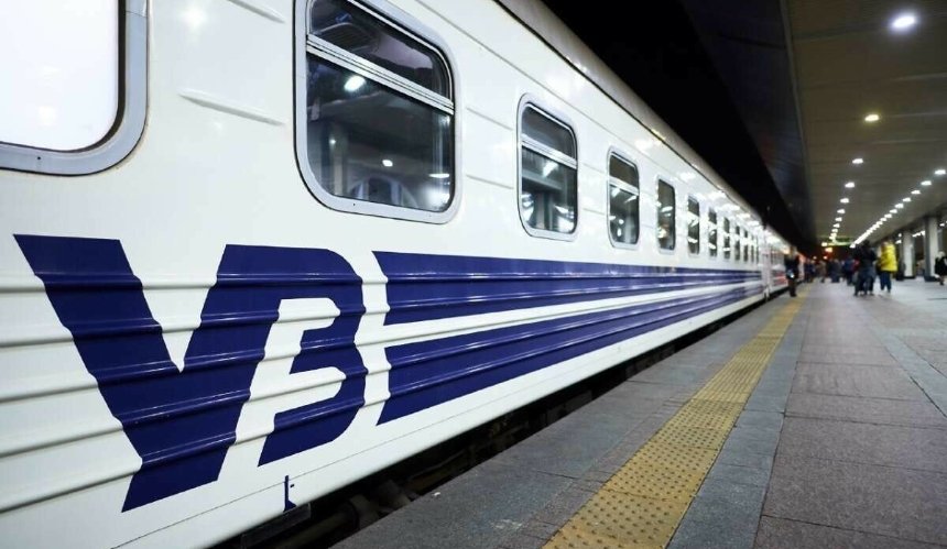 «Укрзалізница» закупила 100 вагонов: они построены с учетом пожеланий пассажиров
