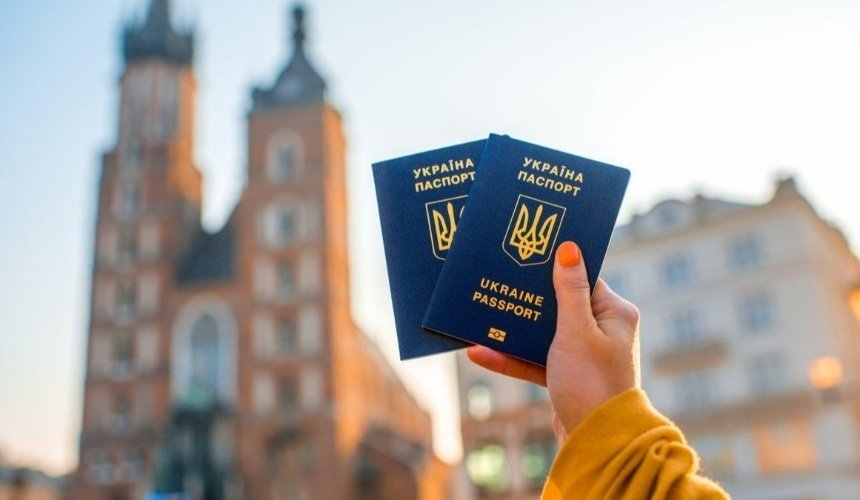 Оформити український паспорт можна буде за кордоном