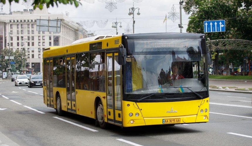 автобус №11 у Києві