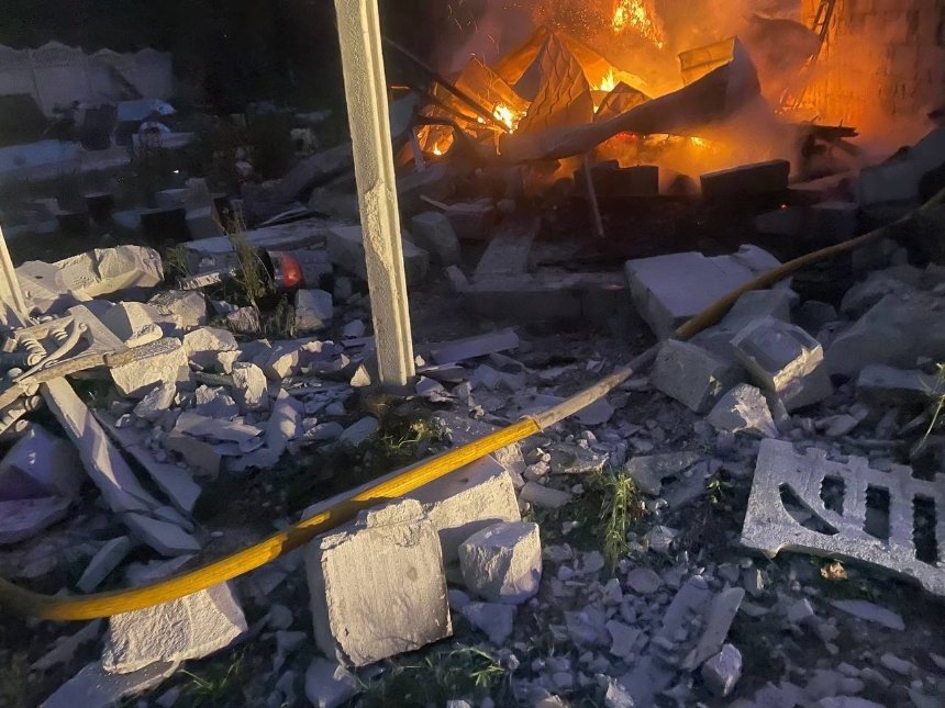 Внаслідок нічної атаки 2 червня на Київщині є постраждалі та руйнування