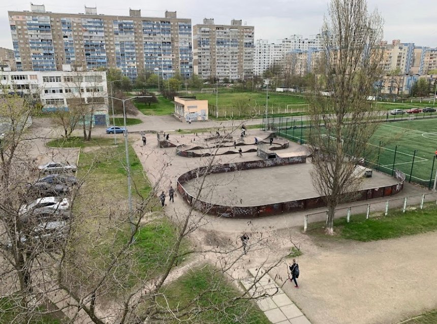 Скейт-парк на Троєщині в Києві