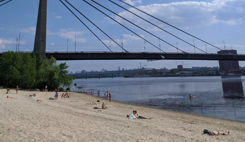 Киянам пояснили, навіщо для пляжів Києва планують закупити пісок на 6,5 млн грн