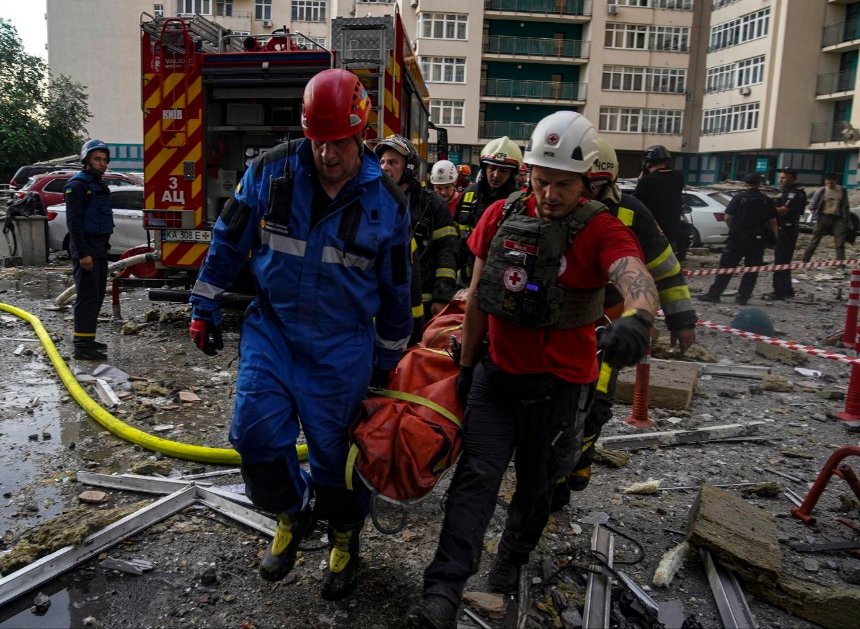 Наслідки ракетної атаки у Києві 24 червня у Солом'янскому рйоні