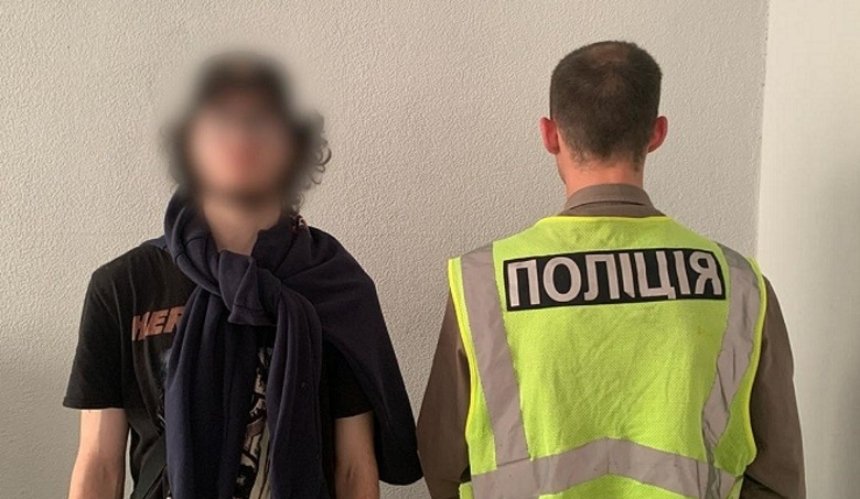 У Києві затримали 18-річного хлопця, який запустив салют з вікна багатоповерхівки