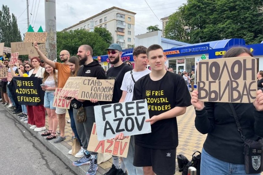 "Не мовчи, полон вбиває": у Києві відбулася акція на підтримку військовополонених