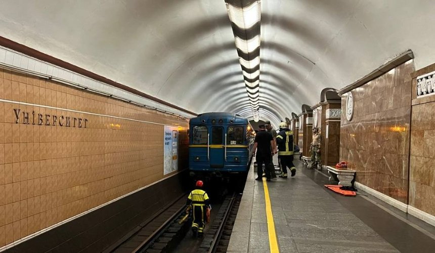 27 червня у Києві закрили чотири станції метро: пасажир потрапив під потяг