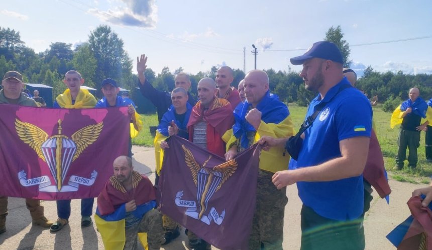 З російського полону повернули важкопоранених і тяжкохворих воїнів: фото