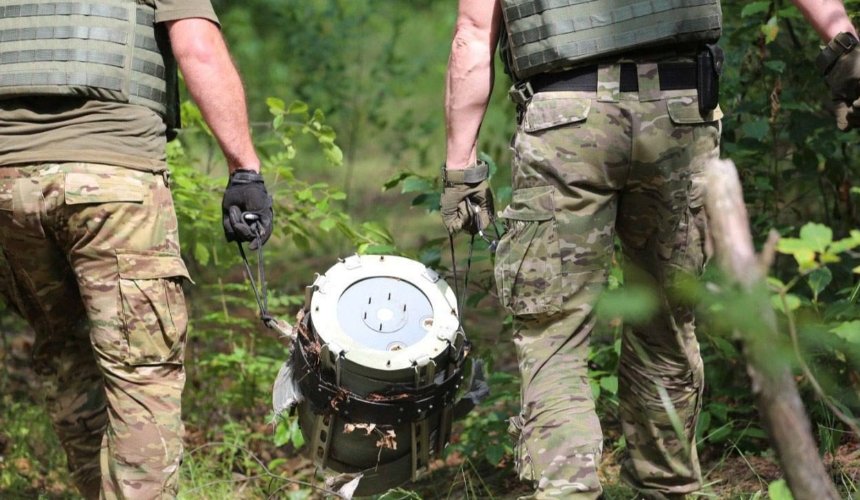Після нічної атаки в лісосмузі на околицях Києва знайшли два російські БпЛА: фото