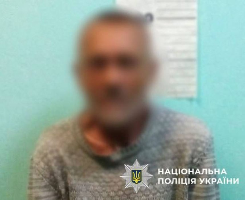 У Києві затримали порушника, який намагався вкрасти дефібрилятор зі станції метро