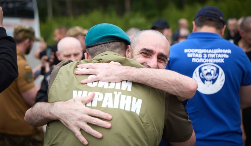 Відбувся ще один етап обміну важкопоранених та хворих полонених: фото