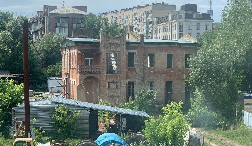 На Лук’янівці зупинили демонтаж історичної будівлі трамвайно-тролейбусного управління