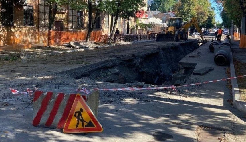 На Троєщині відремонтували асфальт зі збитками у майже 1 млн грн: подробиці