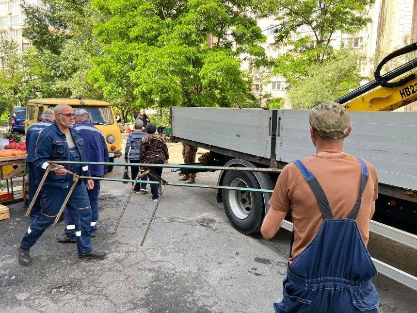 Демонтаж лотків та адмінпротоколи: у Києві триває боротьба зі стихійною торгівлею