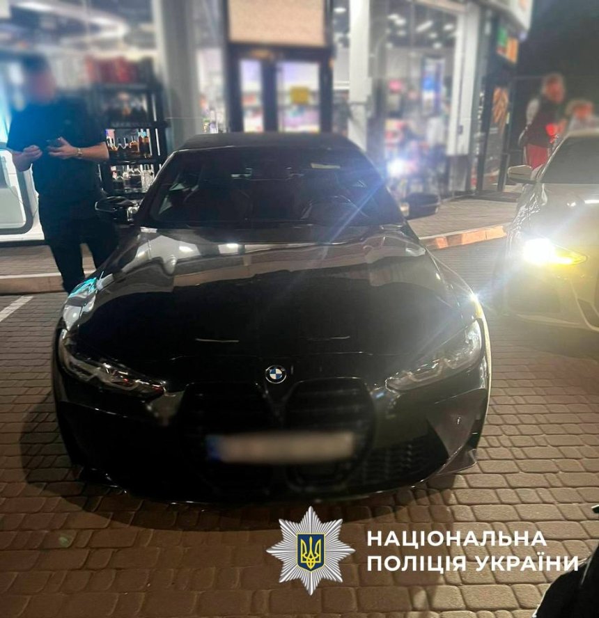 Молодика, який дрифтував у Подільському районі Києва, притягнули до відповідальності: відео