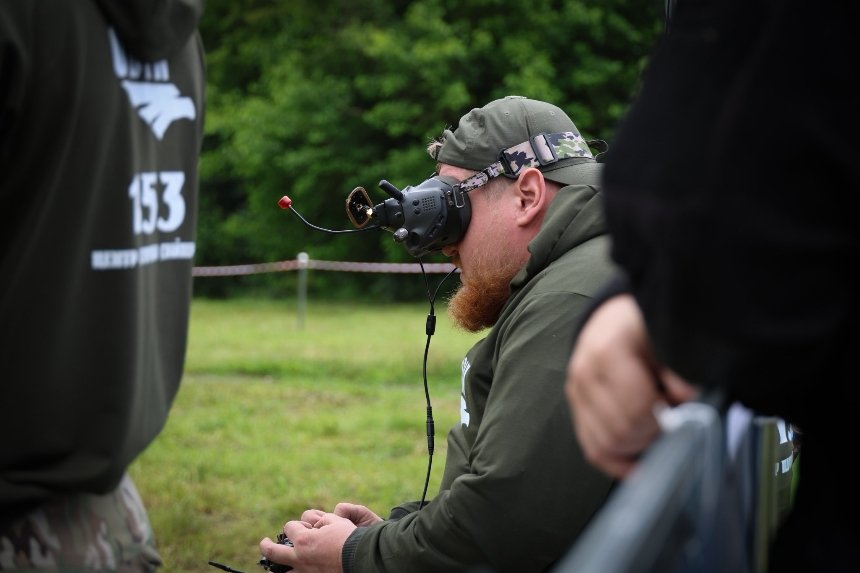 На Київщині відбувся перший офіційний чемпіонат з перегонів FPV-дронів