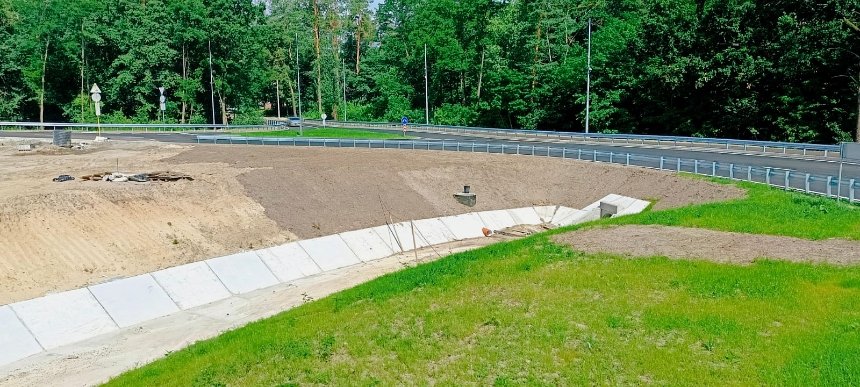 На трасі Київ-Одеса триває будівництво нової розв'язки та тунелю: фото