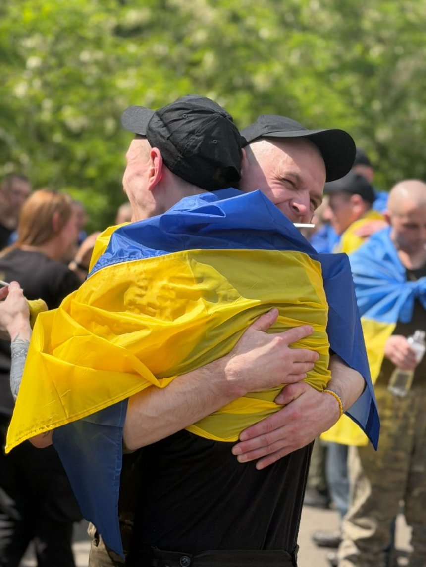Україна повернула з російського полону 185 військових та одного цивільного