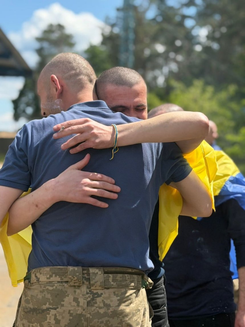 Україна повернула з російського полону 185 військових та одного цивільного