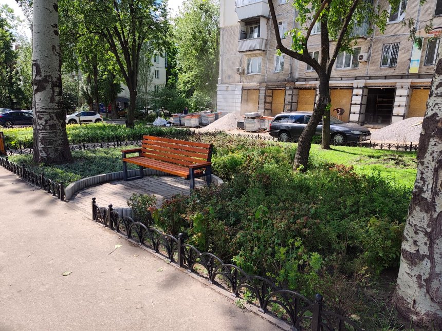 У Києві з'явилися шість нових "кишенькових скверів"