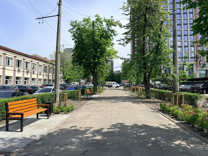 У Києві з'явилися шість нових "кишенькових скверів"