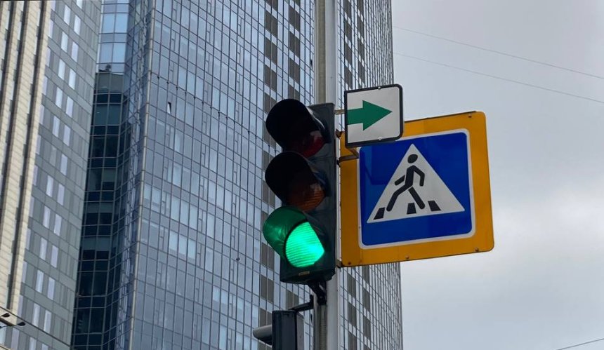 У центрі Києва на кілька годин вимкнуть світлофори на двох перехрестях: причина