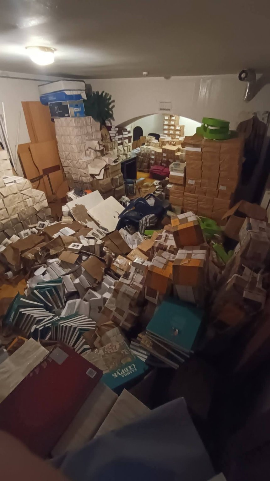 У Києві через прорив теплотраси затопило видавництво "Смолоскип"