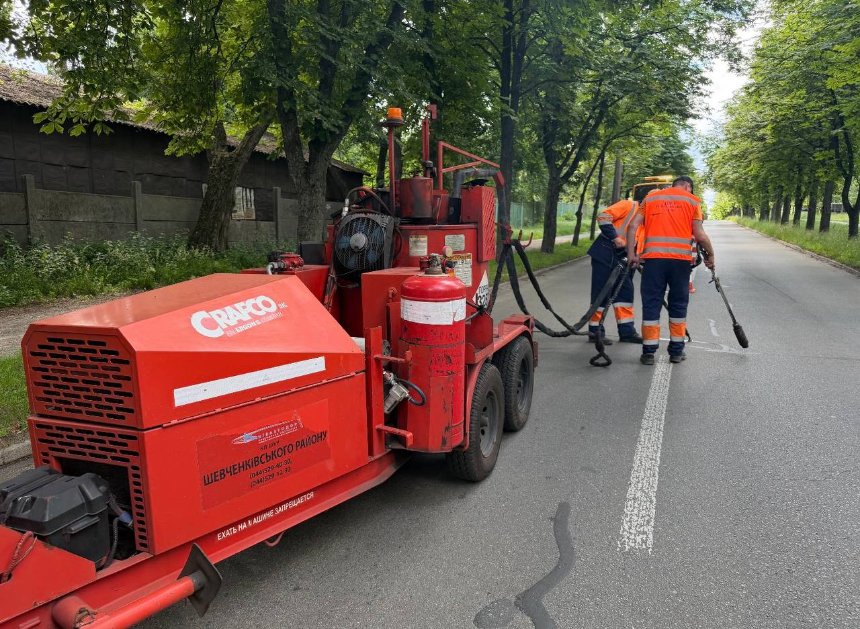 Як у Києві проводять профілактичний ремонт доріг